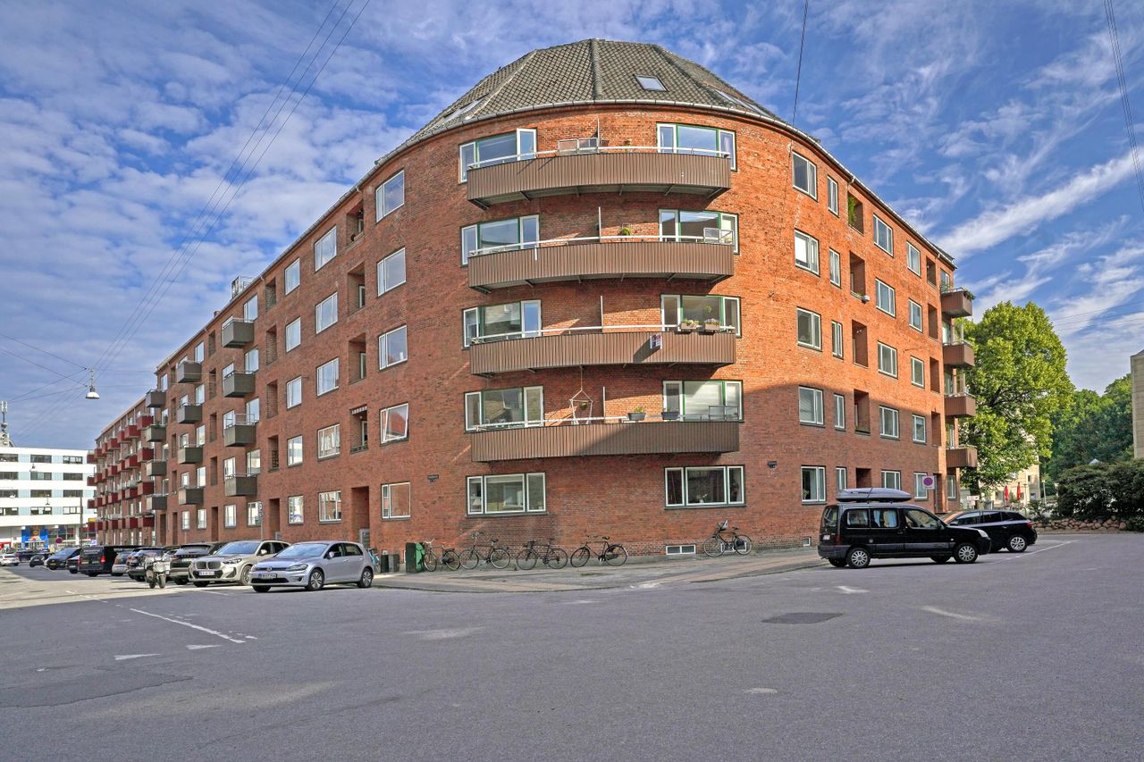 image 01